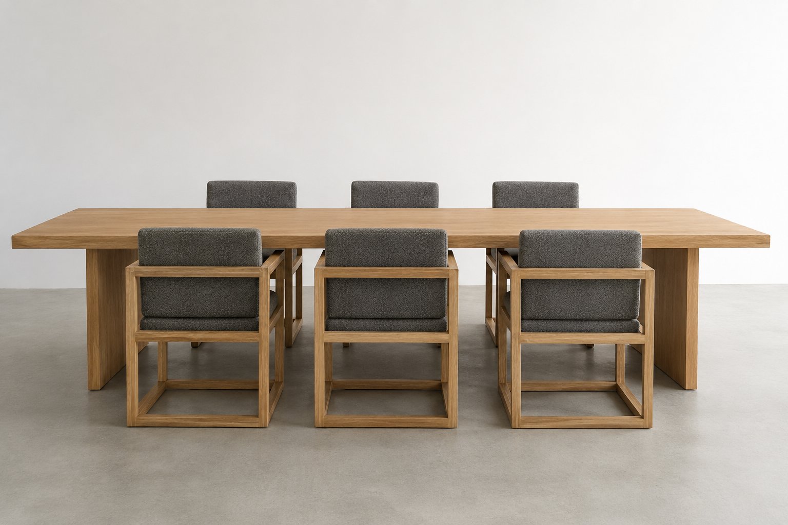 Massief houten eettafel met zes stoelen